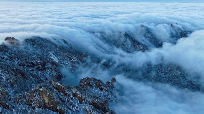 河南堯山：初雪新霽 云?？澙@